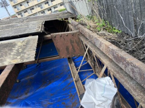 屋根材解体