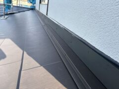 壁際おさまり
